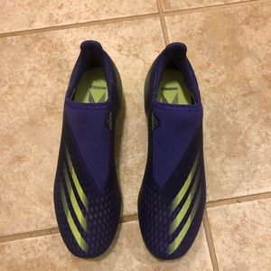 Never worn Adidas soccer cleats youth size 7
